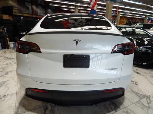 2023 Tesla Model Y Performance Dual Motor All-Wheel Drive