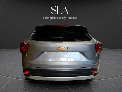 Sterling Gray Metallic 2025 Chevrolet Trax LT