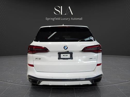 White 2022 BMW X5 xDrive40i