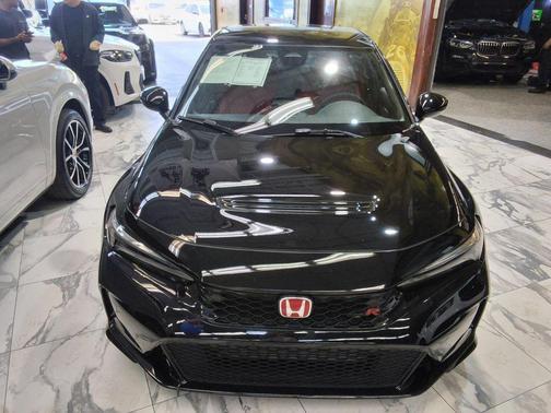 Crystal Black Pearl 2024 Honda Civic Type R