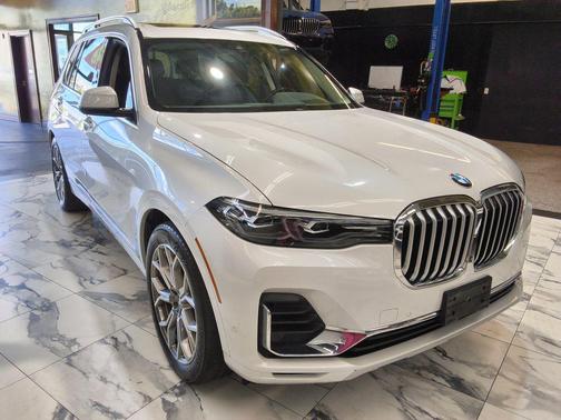Mineral White Metallic 2019 BMW X7 xDrive40i