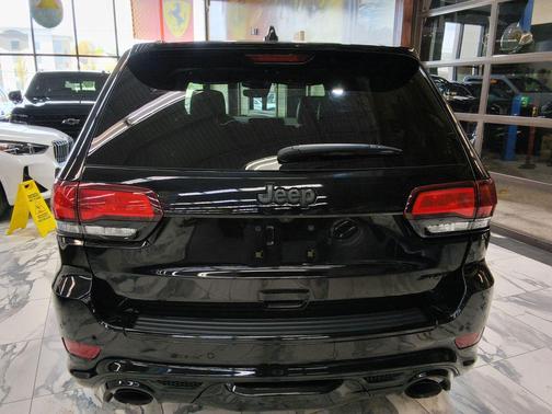 Diamond Black Crystal Pearlcoat 2018 Jeep Grand Cherokee SRT