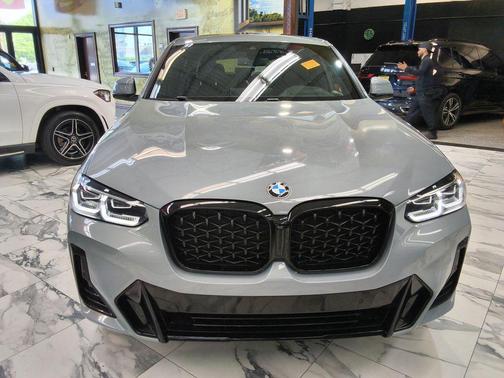 Gray 2023 BMW X4 xDrive30i