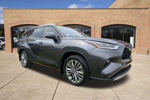 2021 Toyota Highlander Hybrid Platinum