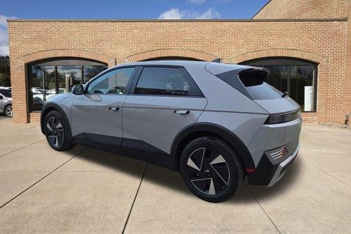 2026 Hyundai IONIQ 5 SE