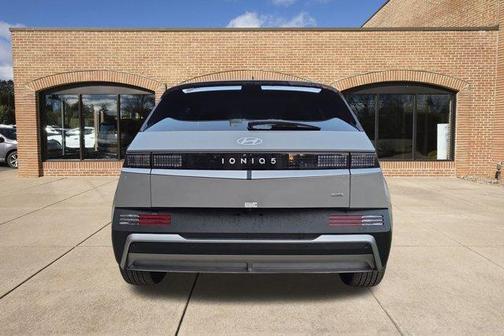 2026 Hyundai IONIQ 5 SE
