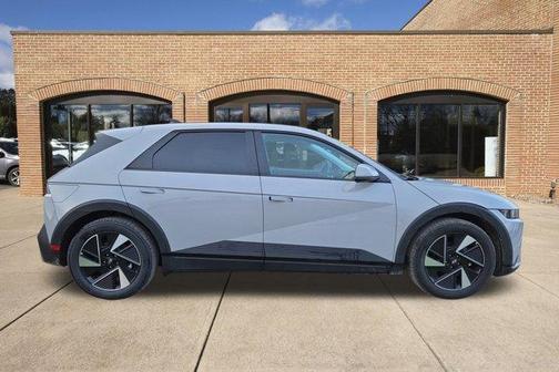 2026 Hyundai IONIQ 5 SE