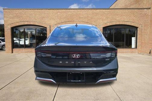 2026 Hyundai SONATA Hybrid SEL