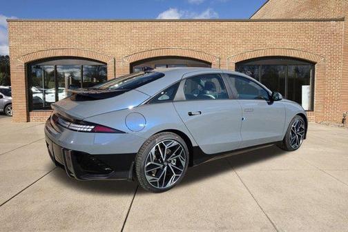 2025 Hyundai IONIQ 6 SEL