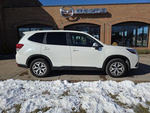 2022 Subaru Forester Premium