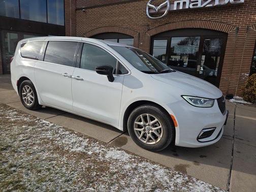 2024 Chrysler Pacifica Touring-L