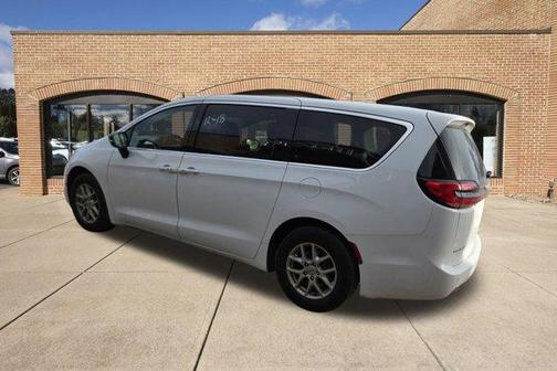 2024 Chrysler Pacifica Touring-L