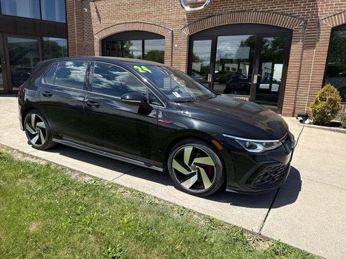 Mythos Black Metallic 2024 Volkswagen Golf GTI 2.0T S