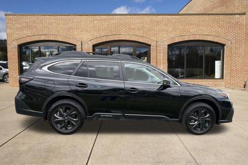 Crystal Black Silica 2020 Subaru Outback Onyx Edition XT