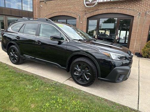 Crystal Black Silica 2020 Subaru Outback Onyx Edition XT