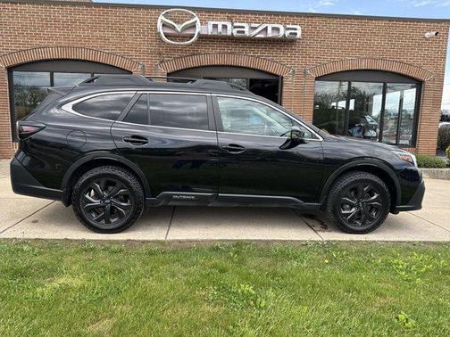 Crystal Black Silica 2020 Subaru Outback Onyx Edition XT