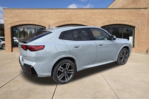2025 BMW X2 xDrive28i