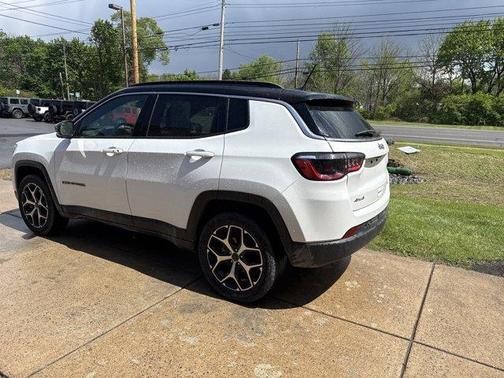 Bright White Clearcoat 2025 Jeep Compass Limited