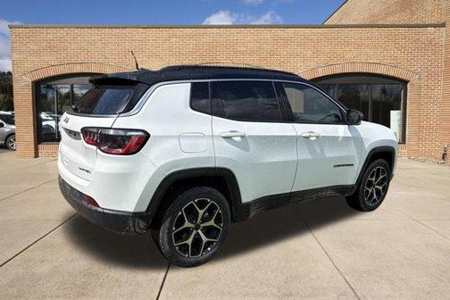 Bright White Clearcoat 2025 Jeep Compass Limited