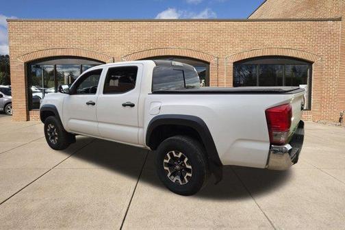 2017 Toyota Tacoma SR