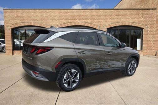 2026 Hyundai TUCSON Hybrid SEL