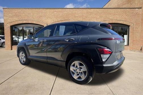 2024 Hyundai KONA SE