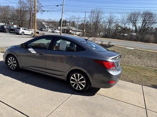 2017 Hyundai Accent Value Edition