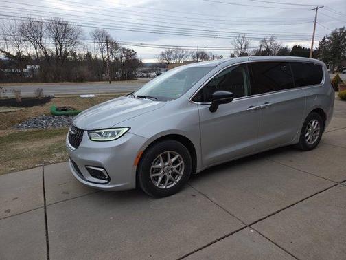 2024 Chrysler Pacifica Touring-L