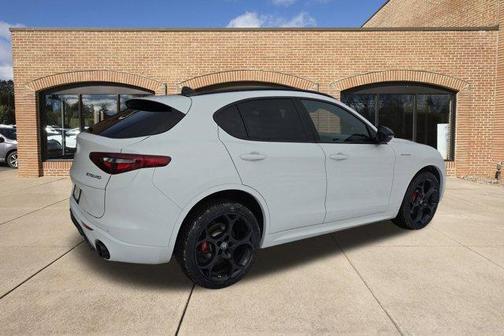 2022 Alfa Romeo Stelvio Veloce