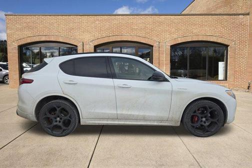 2022 Alfa Romeo Stelvio Veloce