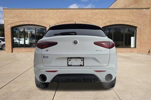 2022 Alfa Romeo Stelvio Veloce
