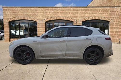 2022 Alfa Romeo Stelvio Veloce