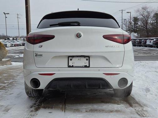 2022 Alfa Romeo Stelvio Veloce