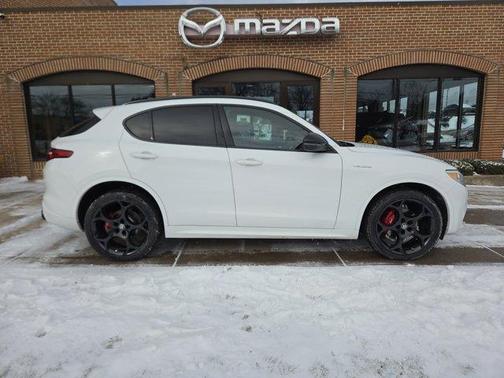 2022 Alfa Romeo Stelvio Veloce