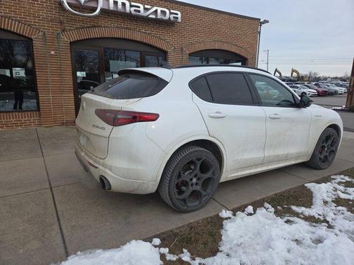 2022 Alfa Romeo Stelvio Veloce