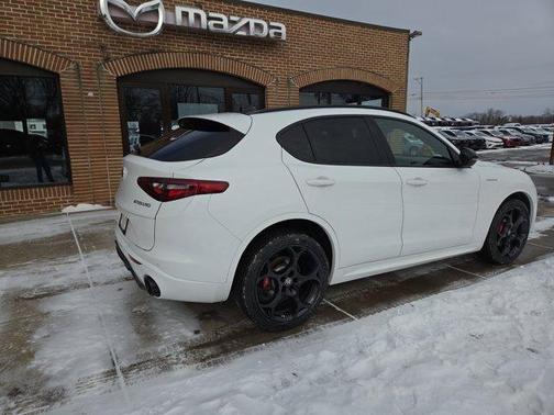 2022 Alfa Romeo Stelvio Veloce