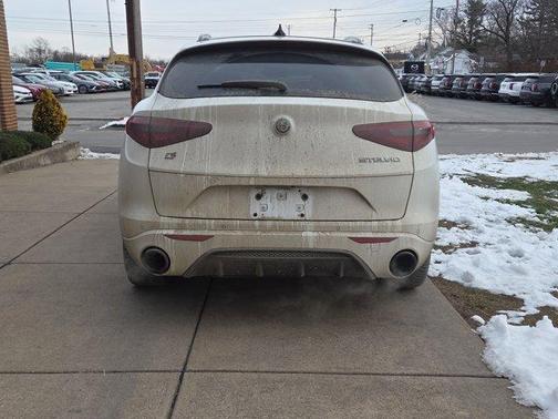 2022 Alfa Romeo Stelvio Veloce