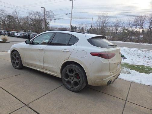 2022 Alfa Romeo Stelvio Veloce