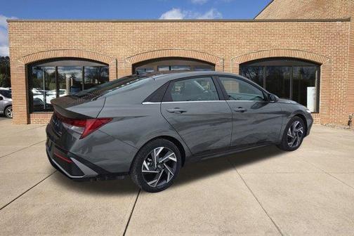 2025 Hyundai ELANTRA HEV Limited