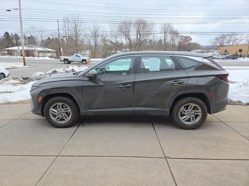 2025 Hyundai TUCSON SE