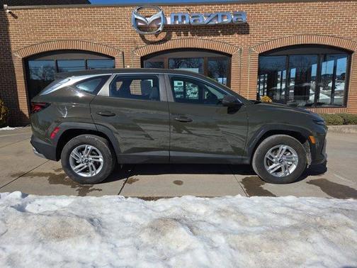 2025 Hyundai TUCSON SE