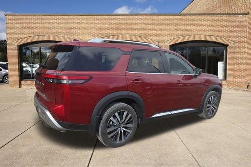 2022 Nissan Pathfinder Platinum