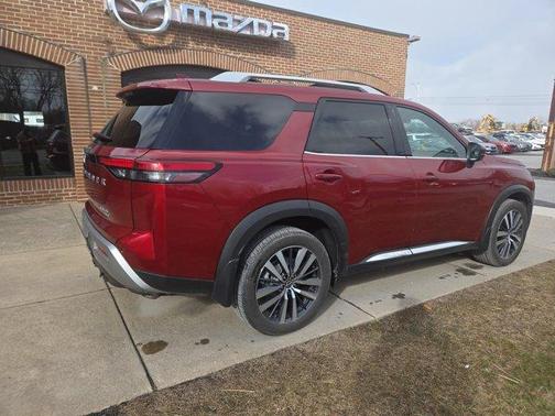 2022 Nissan Pathfinder Platinum