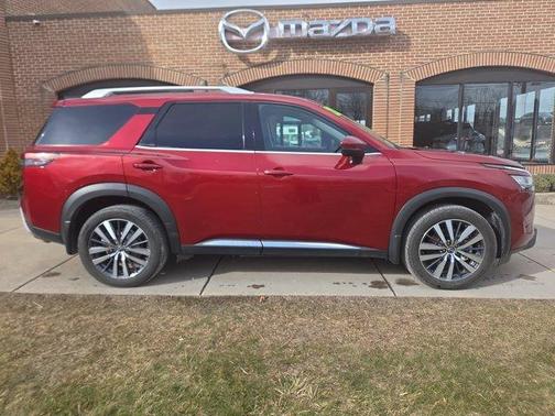 2022 Nissan Pathfinder Platinum