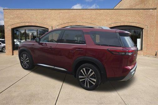 2022 Nissan Pathfinder Platinum