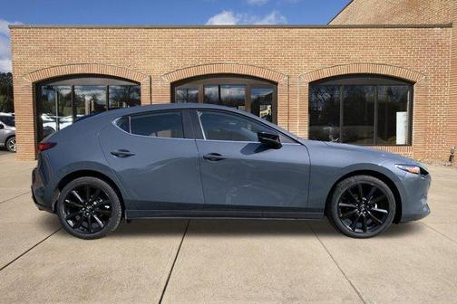 2022 Mazda Mazda3 Carbon Edition