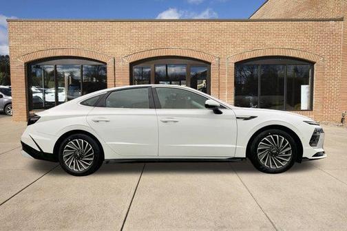2025 Hyundai SONATA Hybrid Limited