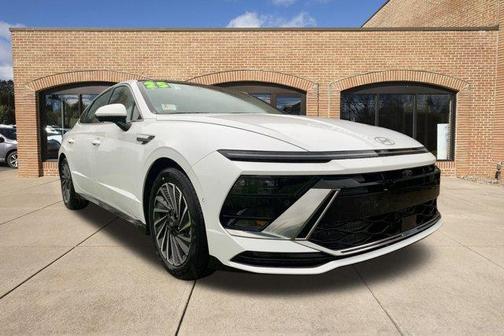 2025 Hyundai SONATA Hybrid Limited