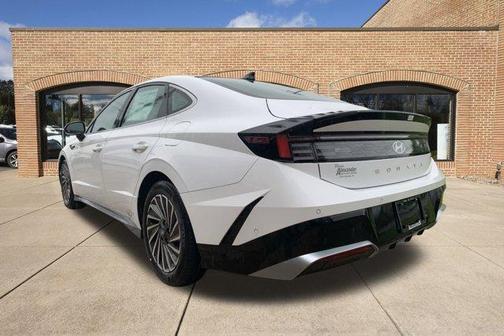 2025 Hyundai SONATA Hybrid Limited