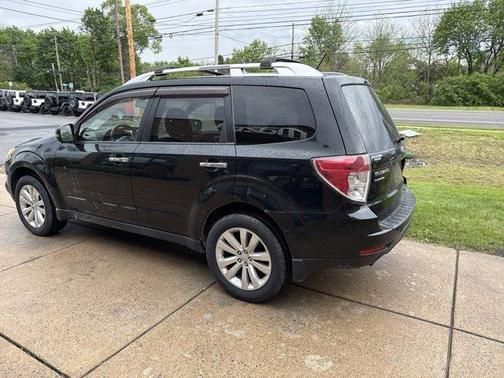 Obsidian Black Pearl 2011 Subaru Forester 2.5X Touring